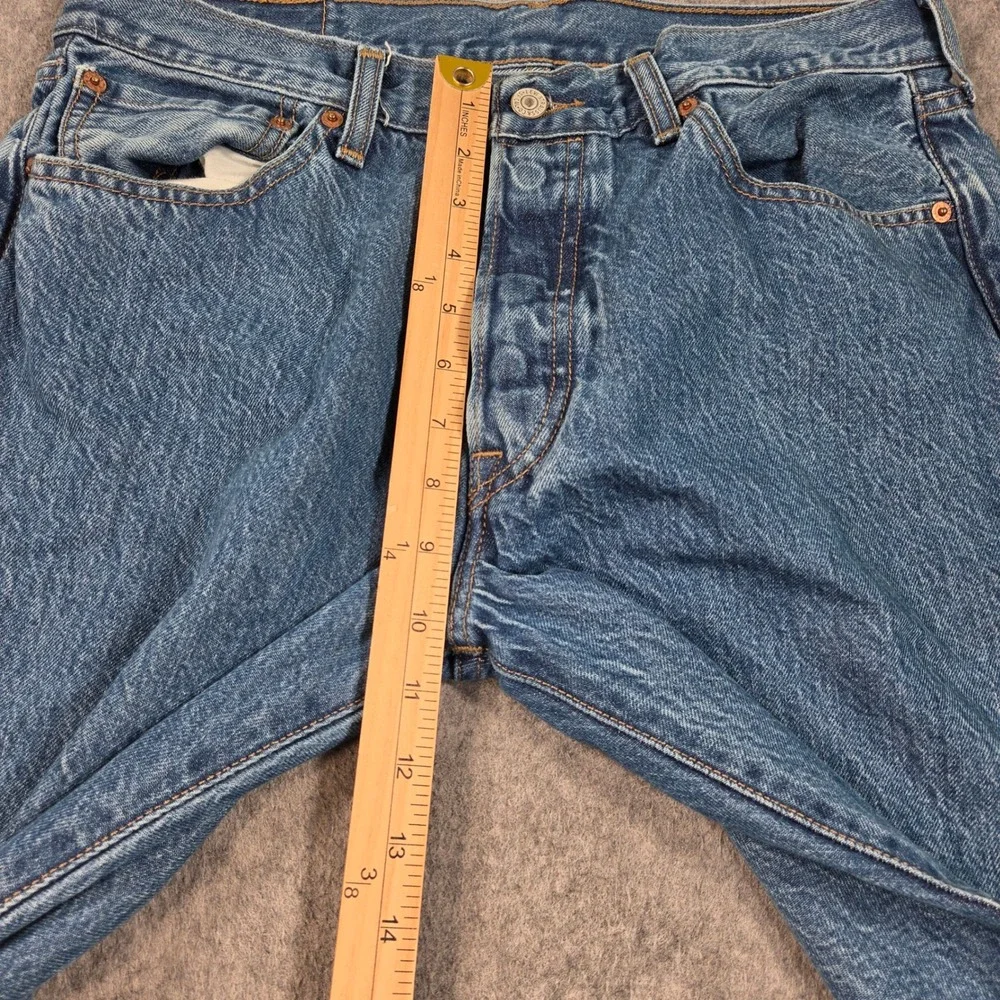 Levis 501 Original Fit Jeans Mens 32x32 Blue Straight Leg Button Fly Denim